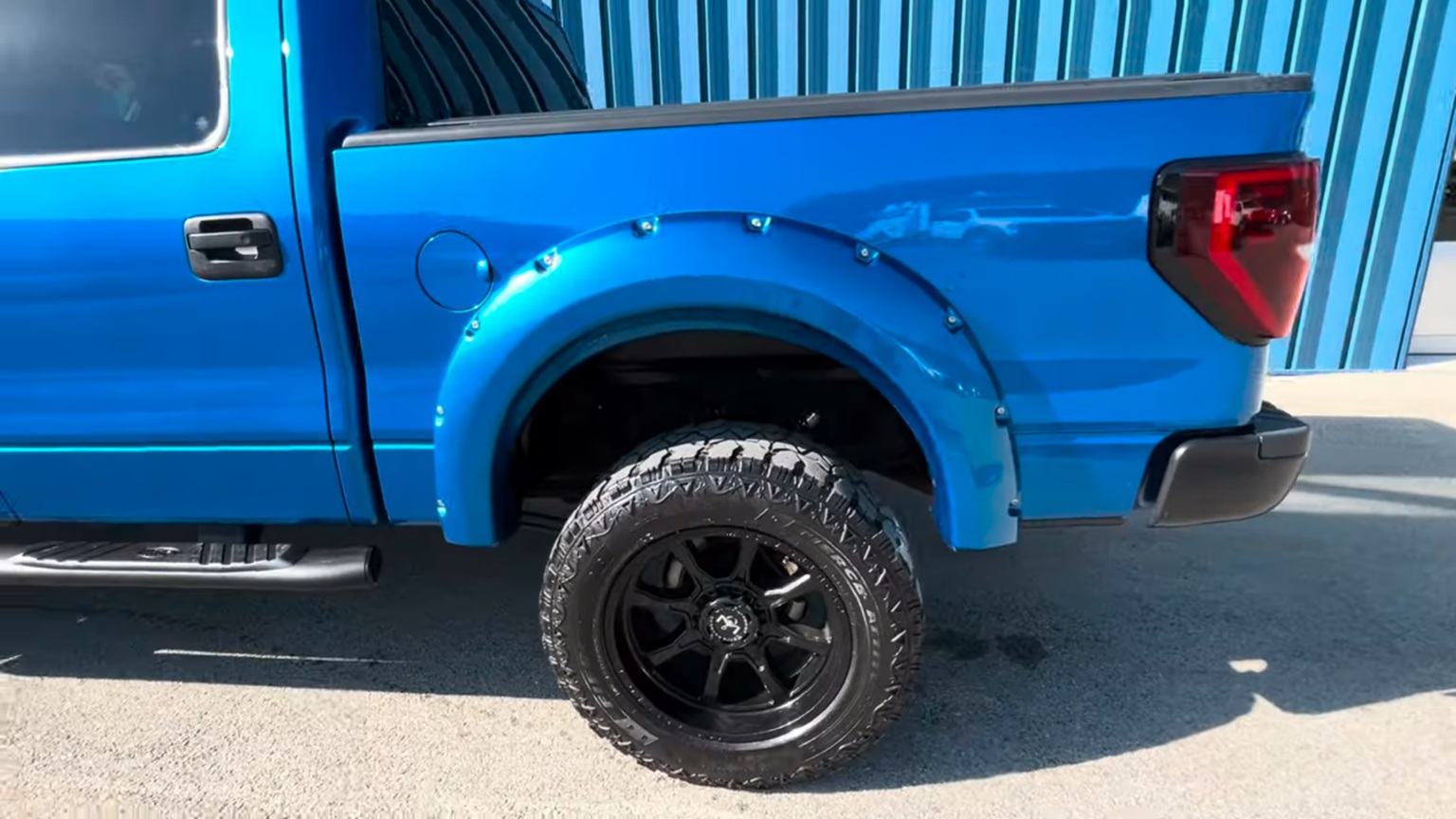 2013 Ford F-150 XLT SuperCrew Cab 4