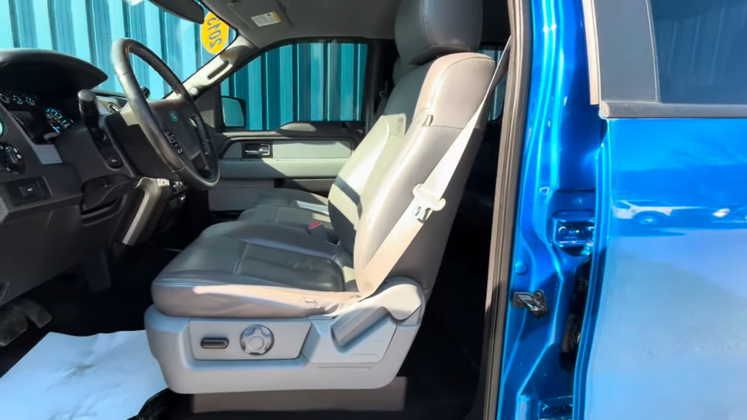2013 Ford F-150 XLT SuperCrew Cab 4