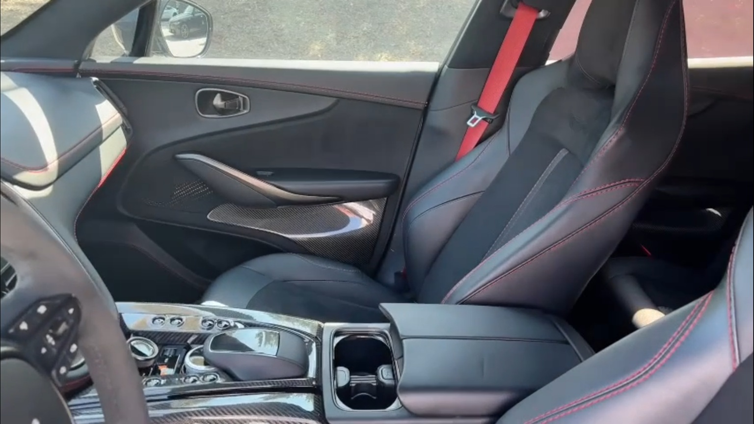 2023 Aston Martin DBX 707