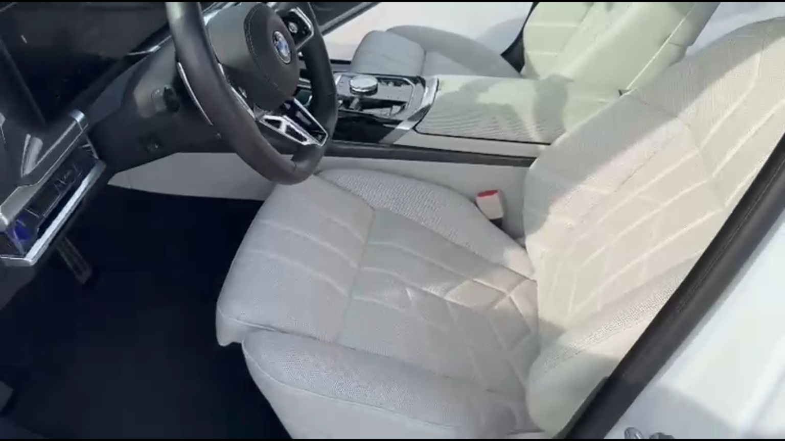 2024 BMW 760i xDrive