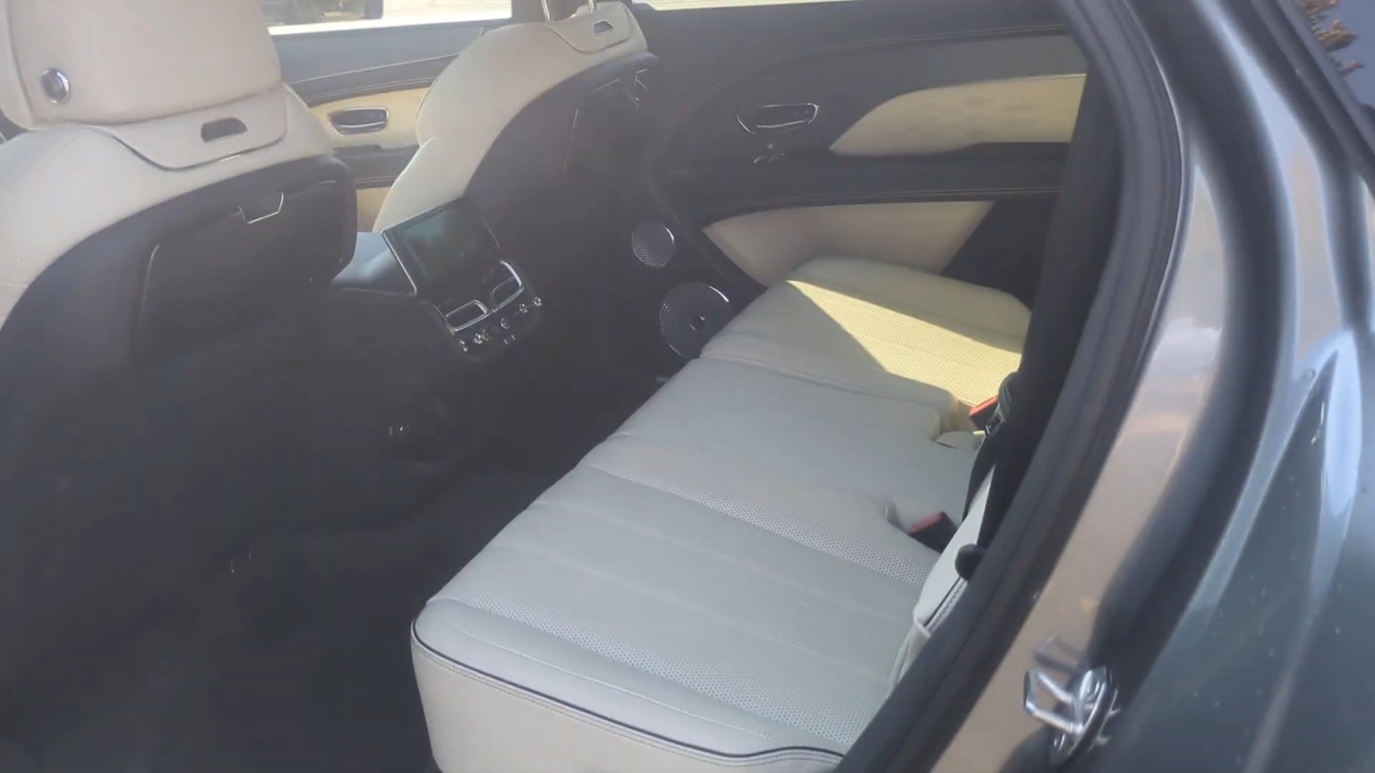 2023 Bentley Bentayga Extended Wheelbase
