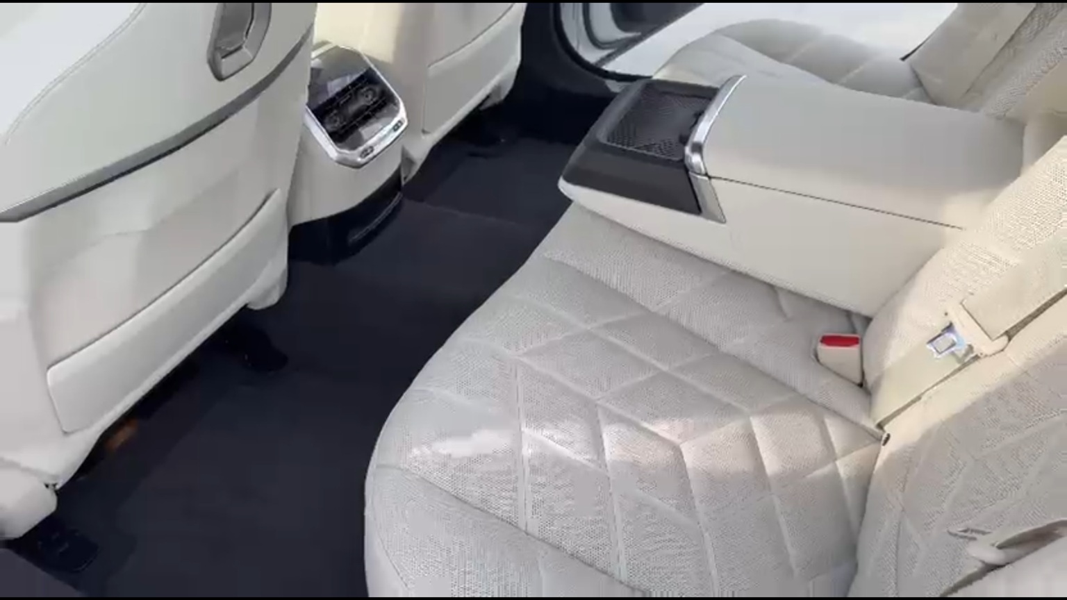2024 BMW 760i xDrive