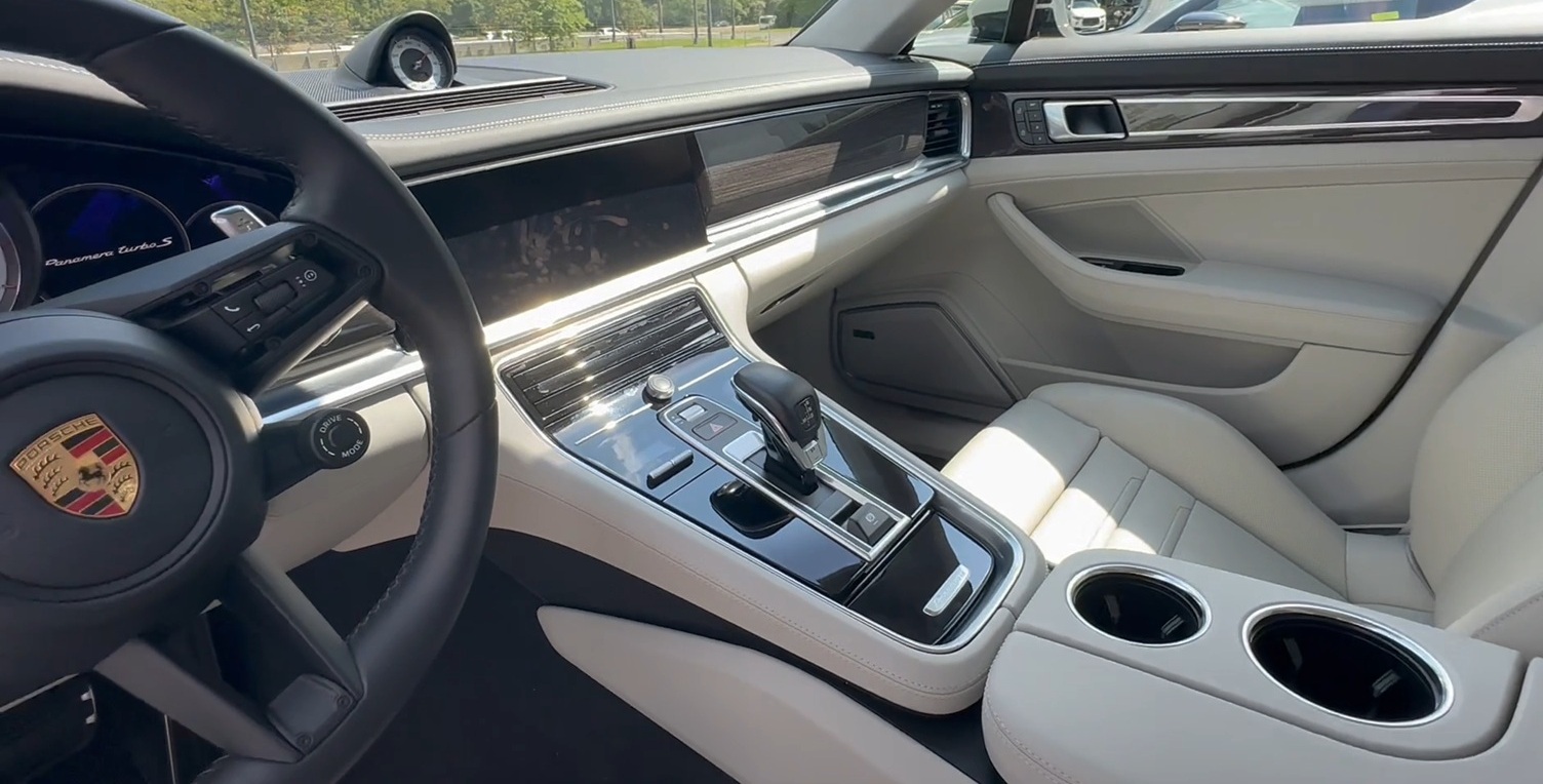 2023 Porsche Panamera Turbo S