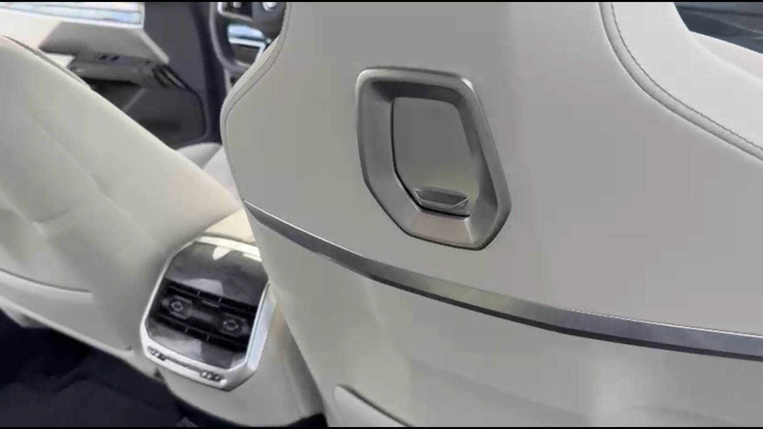 2024 BMW 760i xDrive