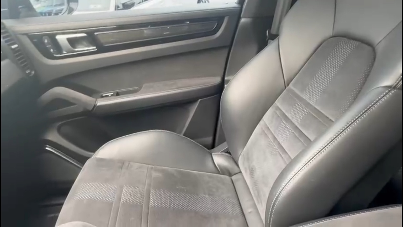2022 Porsche Cayenne Turbo GT