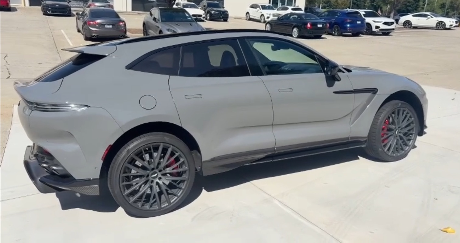 2023 Aston Martin DBX 707